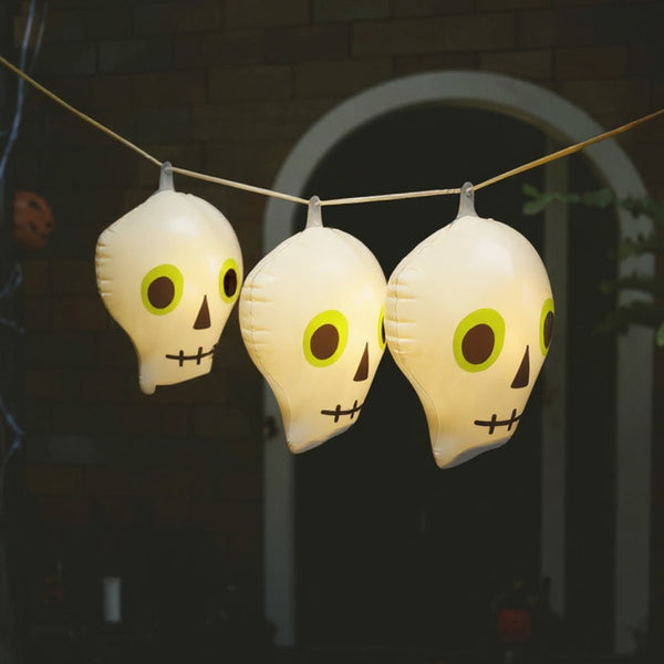 Sunnylife Inflatable Hanging Skulls Halloween Set