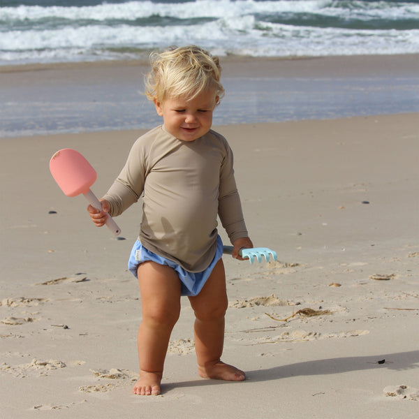 Sunnylife Sand Spade & Rake - Apple Sorbet