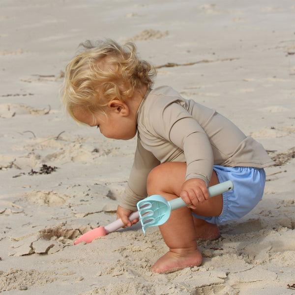 Sunnylife Sand Spade & Rake - Apple Sorbet