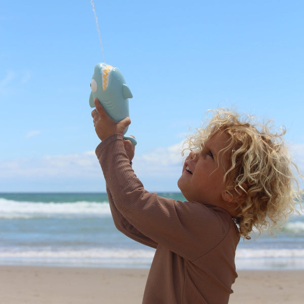 Sunnylife Shark Water Squirter - Blue