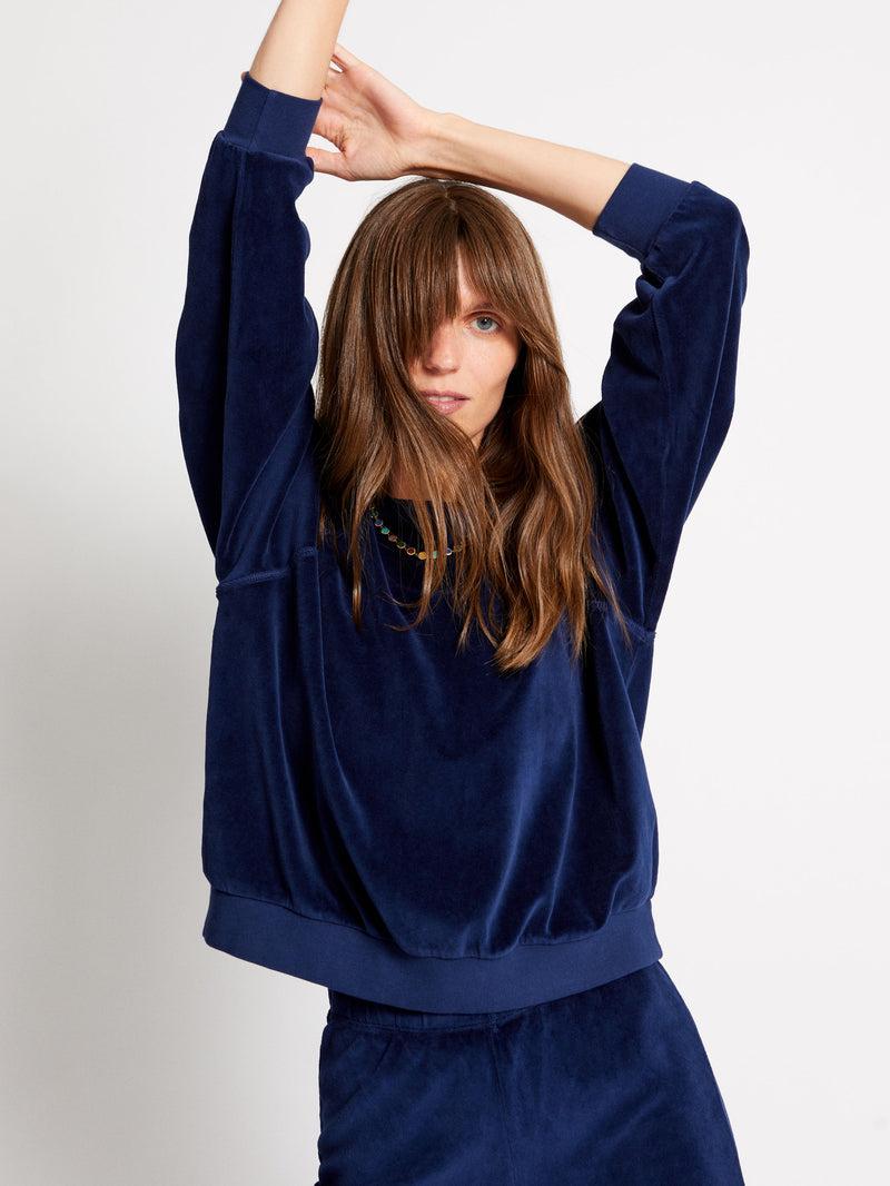 Suzie Kondi Samos Sweatshirt In Velour