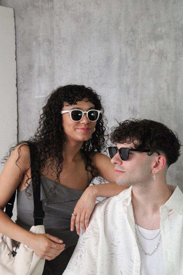 Svnx Classic Preppy Square Sunglasses With Key Hole Nosebridge