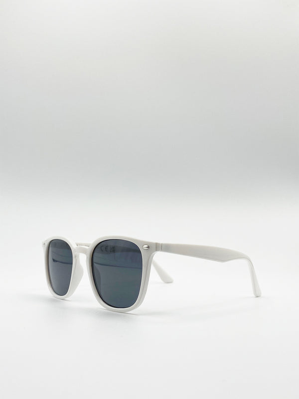 Svnx Classic Preppy Square Sunglasses With Key Hole Nosebridge
