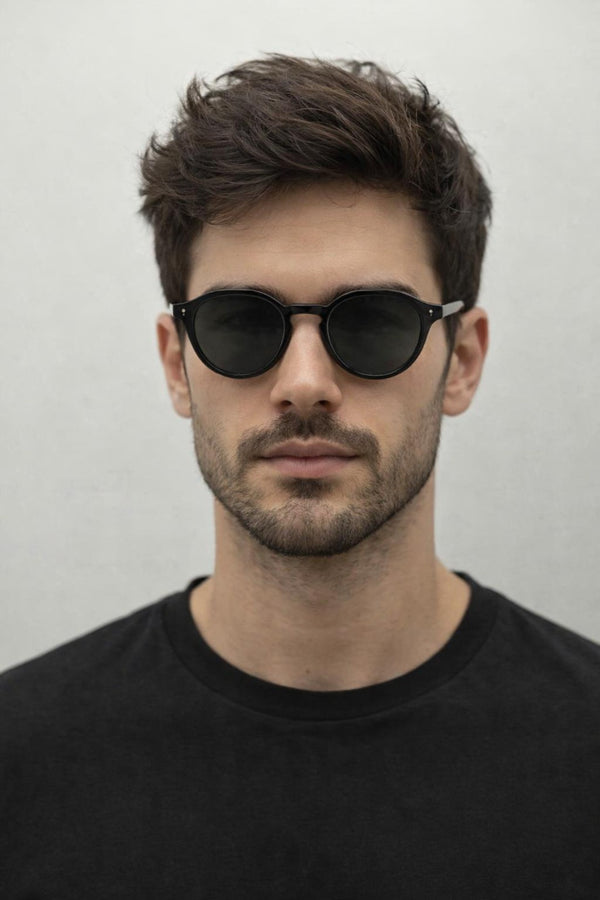 Svnx Classic Preppy Sunglasses With Key Hole Nosebridge