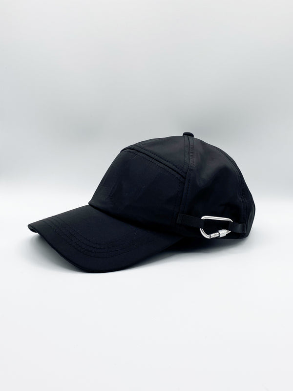 Svnx Knox 6 Panel Cap With Carabiner Detail In Black