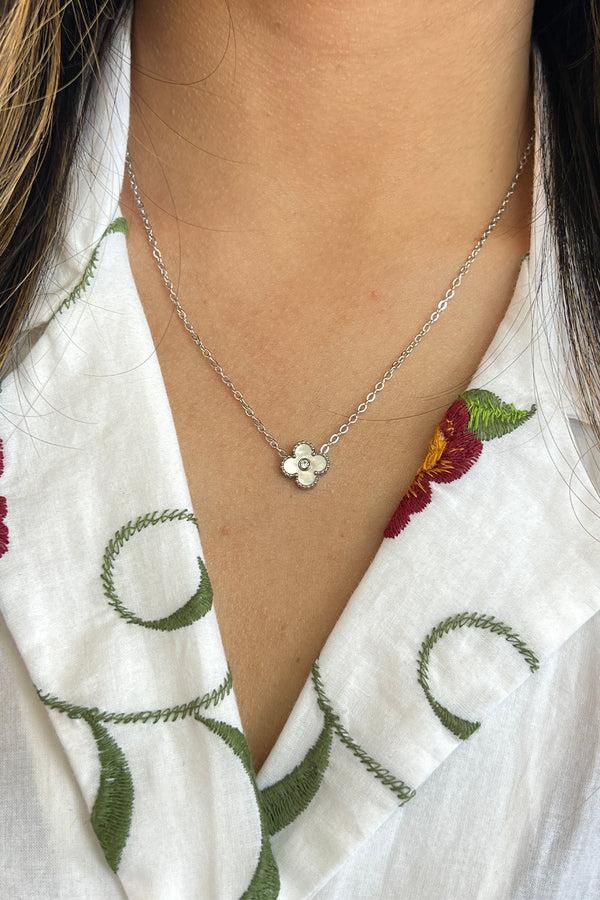 Svnx Mini Clover Necklace In Silver White With Gift Box