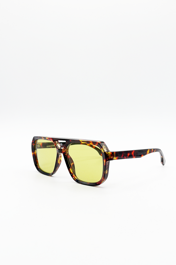 Svnx Navigator Sunglasses In Tortoiseshell Olive Lense