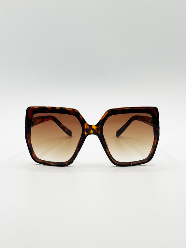 svnx Oversize Cateye Sunglasses with Diamante Detail in Tortoise