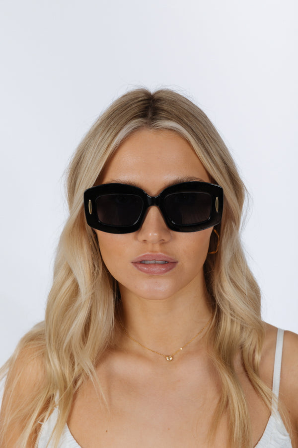 Svnx Oversized Chunky Rectangle Sunglasses In Black