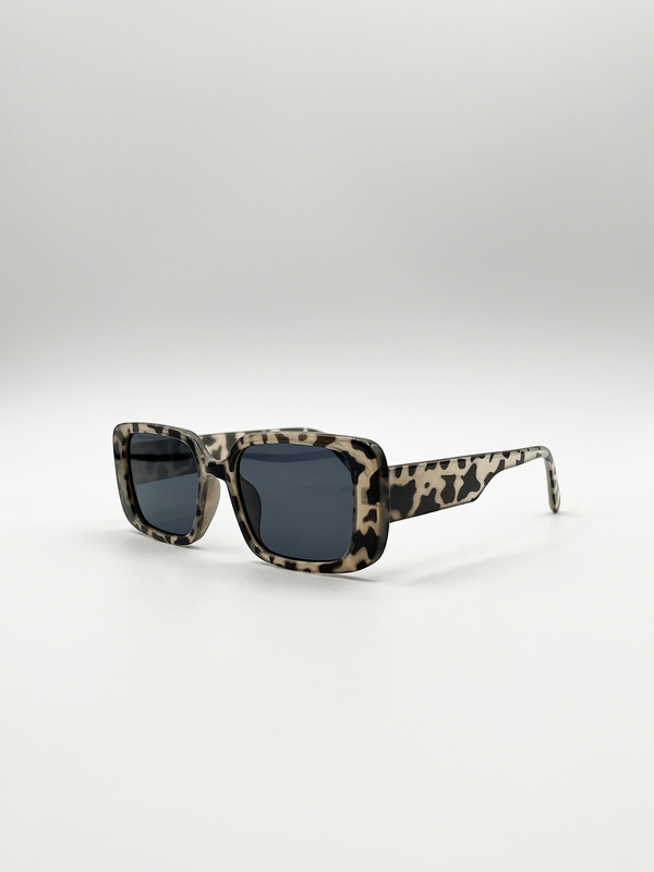 Svnx Oversized Rectangle Sunglasses In Animal Print