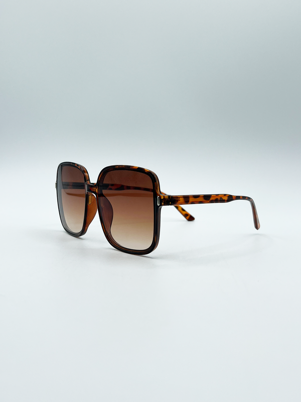 Svnx Oversized Retro Square Sunglasses In Tortoiseshell