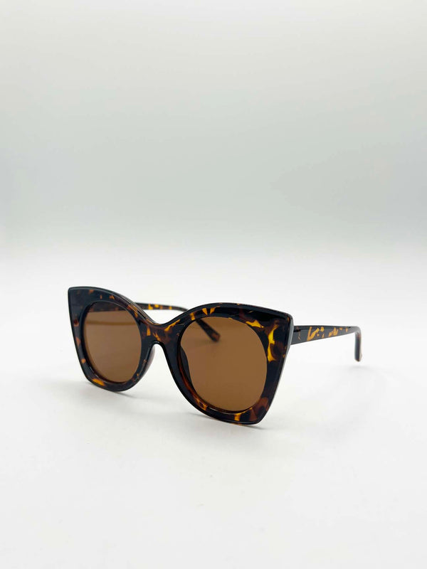 Svnx Oversized Round Cat-Eye Sunglasses In Tortoiseshell