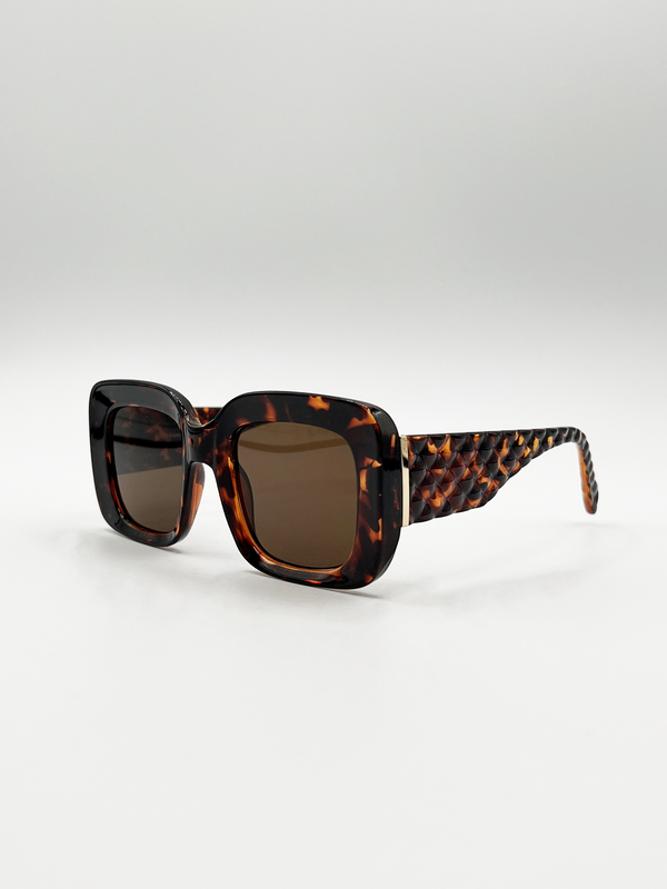 svnx Oversized Square Sunglasses with Diamond Check Print Arm