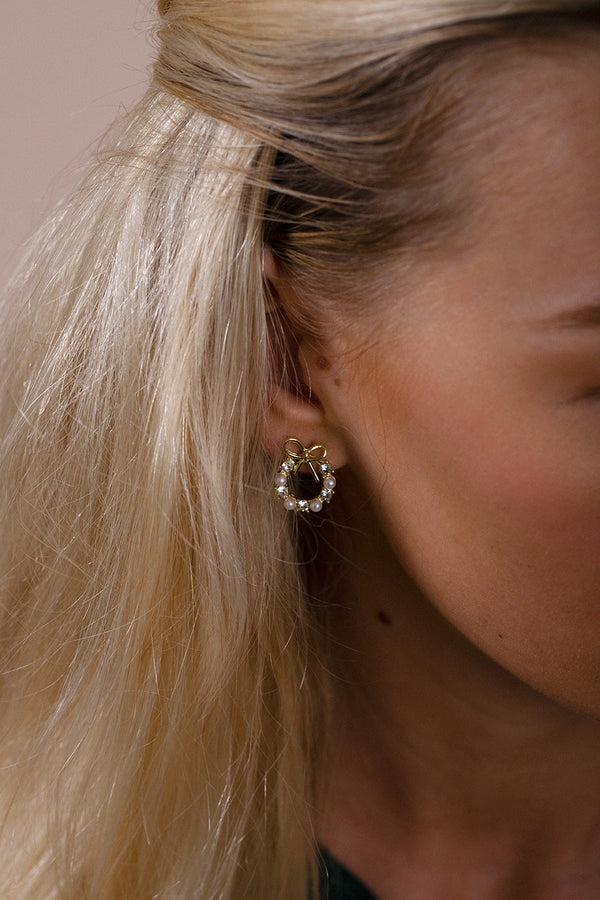 Svnx Pearl & Diamante Bow Wreath Stud Earrings - Gift Boxed