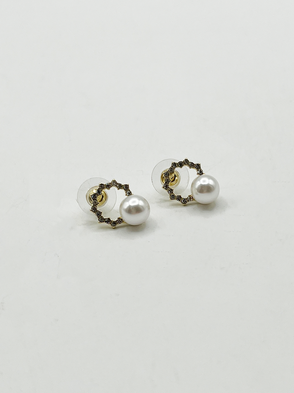 Svnx Pearl Stud Earring On Diamante Circular Wreath - Gift Boxed