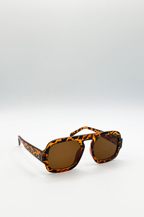 Svnx Retro Navigator Sunglasses In Brown Tortoiseshell