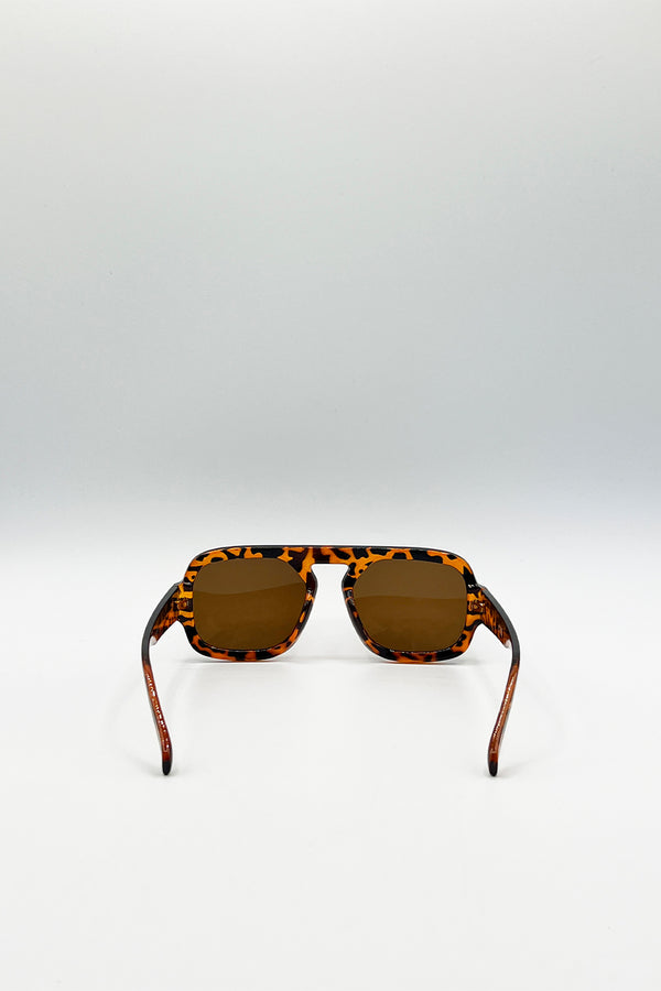 Svnx Retro Navigator Sunglasses In Brown Tortoiseshell