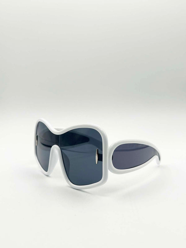 Svnx Square Oversized Mask Sunglasses In White Black