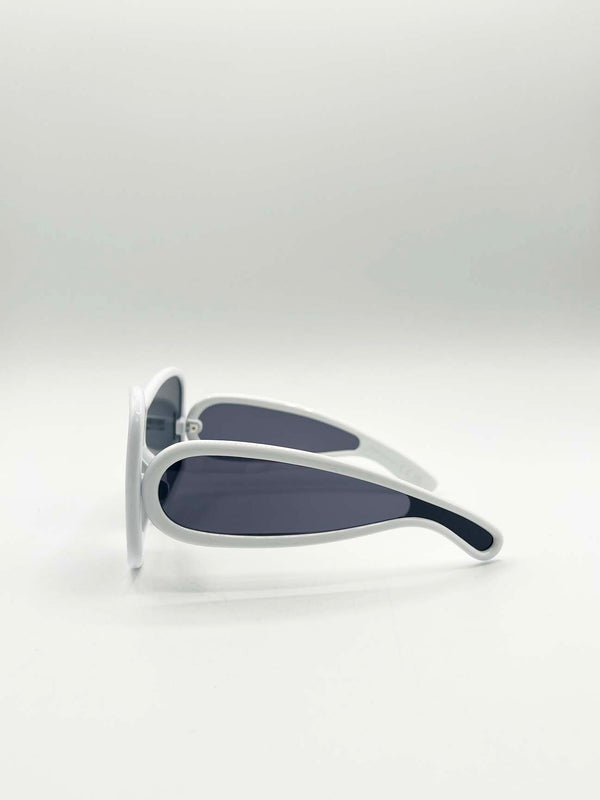 Svnx Square Oversized Mask Sunglasses In White Black