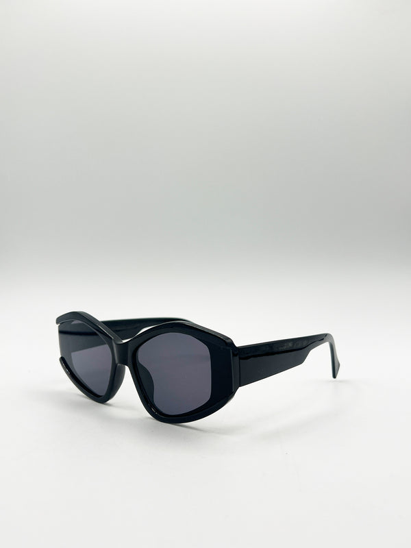 Svnx Angular Cat-Eye Sunglasses In Black