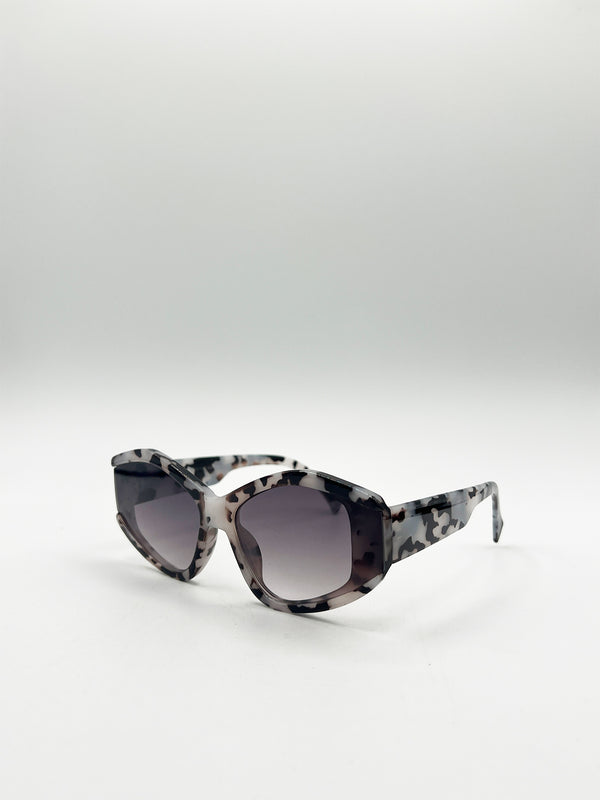 Svnx Angular Cat-Eye Sunglasses In Multi