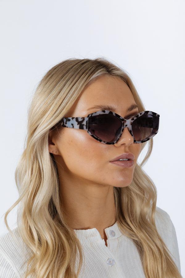 Svnx Angular Cat-Eye Sunglasses In Multi