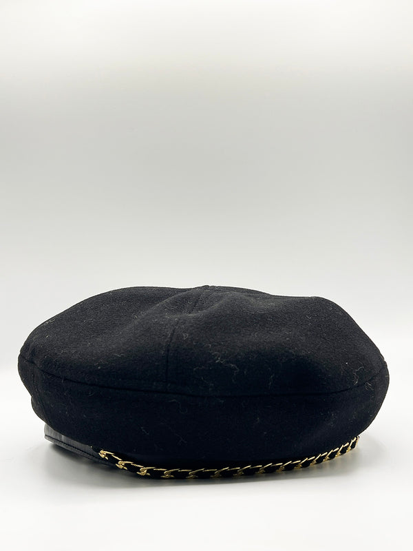 Svnx Beret Hat With Chain Detail In Black