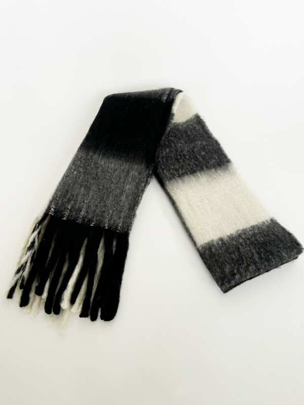 Svnx Black White Check Scarf & Gloves Set