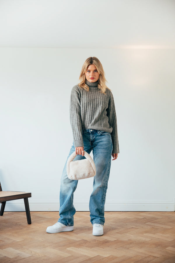 Svnx Borg Grab Bag In Cream