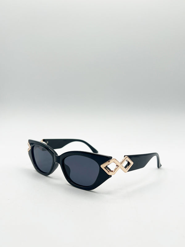 Svnx Cat-Eye Sunglasses With Side Detail In Black