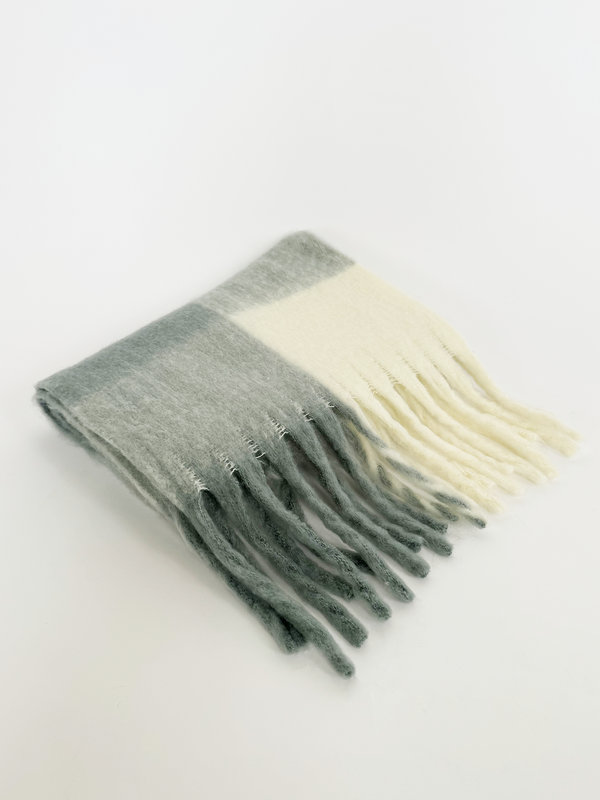 svnx Chunky Grey and White Check Scarf