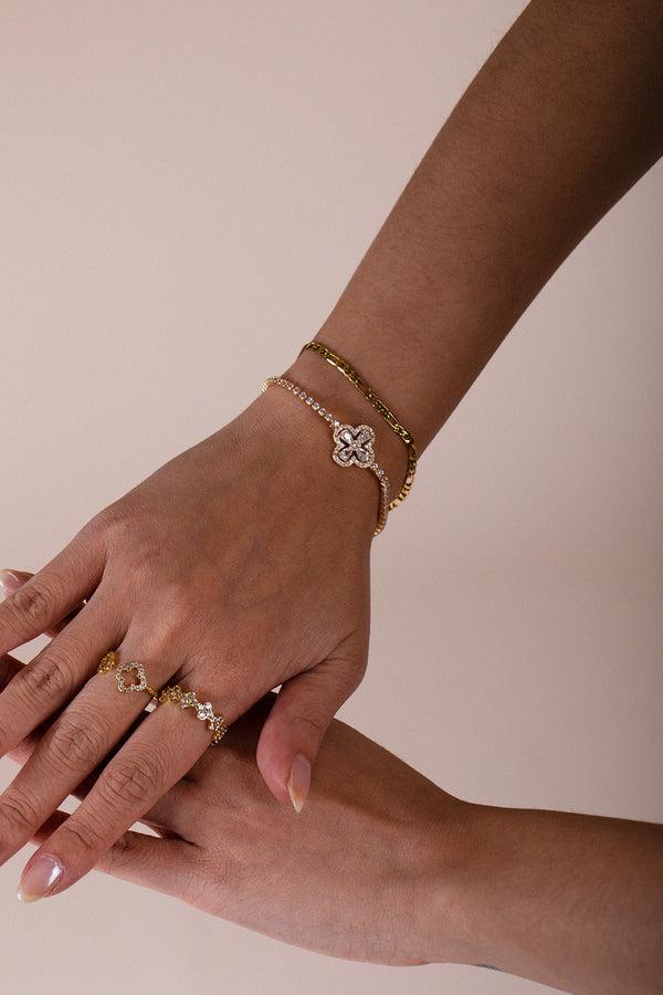 Svnx Clover Diamante Bracelet In Gold - Gift Boxed