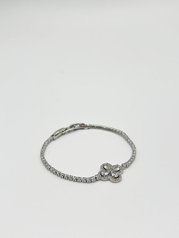 Svnx Clover Diamante Bracelet In Silver - Gift Boxed