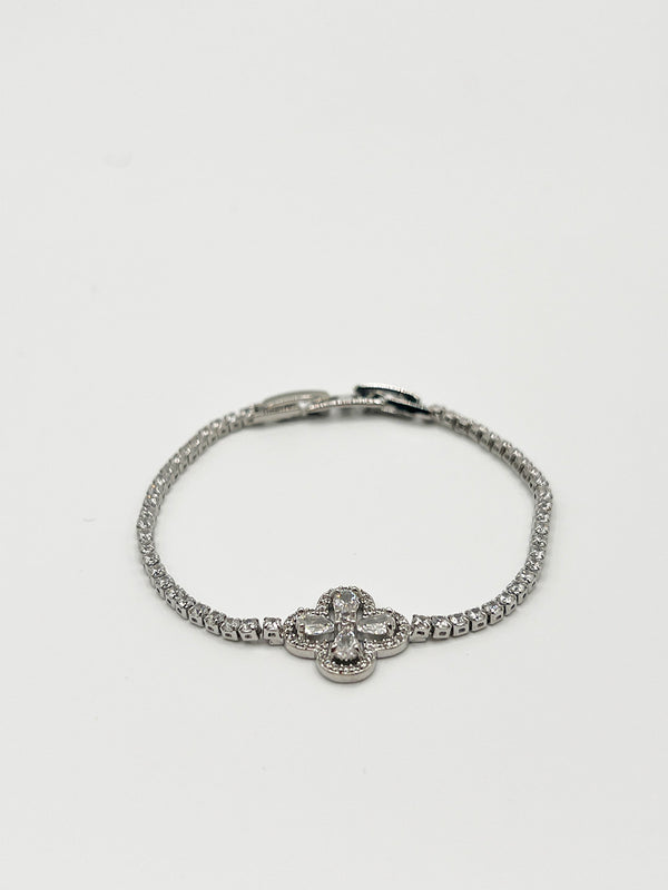 Svnx Clover Diamante Bracelet In Silver - Gift Boxed