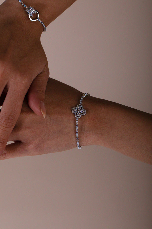 svnx Clover Diamante Bracelet In Silver - Gift Boxed