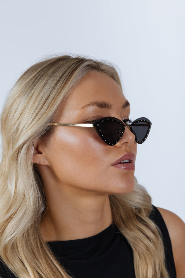 Svnx Diamante Cat-Eye Sunglasses In Black