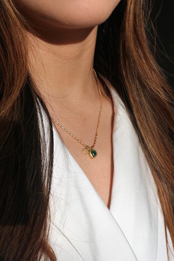 Svnx Emerald Green Heart Necklace In Gold