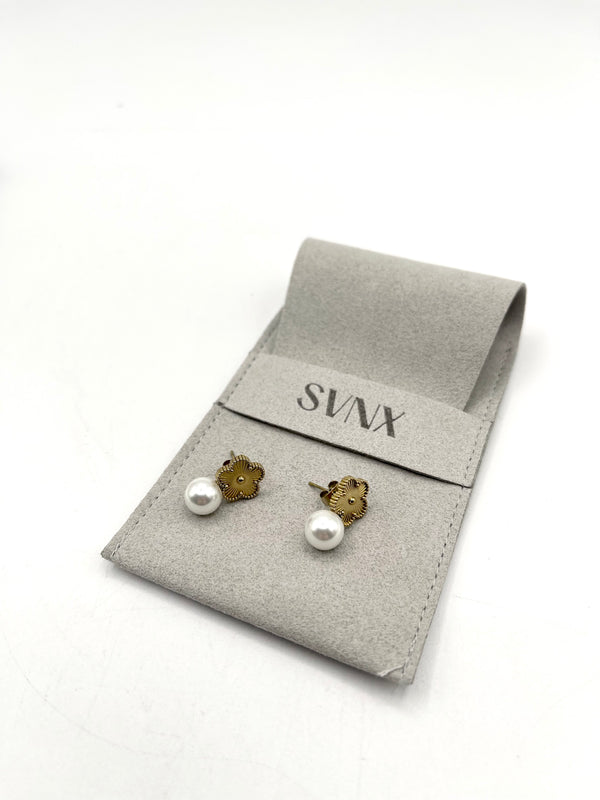 svnx Floral Pearl Stud Earrings in Gold