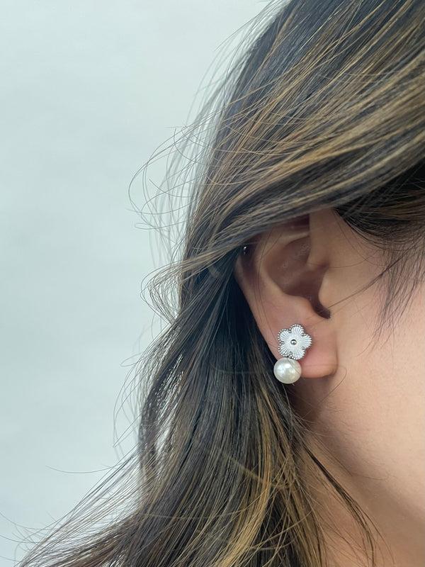Svnx Floral Pearl Stud Earrings In Silver