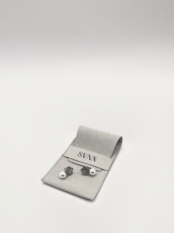 svnx Floral Pearl Stud Earrings in Silver