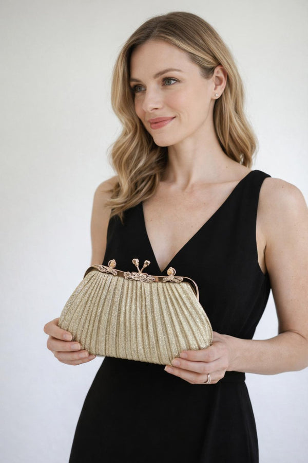 svnx Glitter Metallic Fibre Clutch Bag in Gold