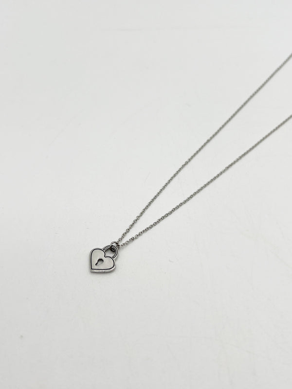 Svnx Heart Keyhole Necklace In Silver - Gift Boxed