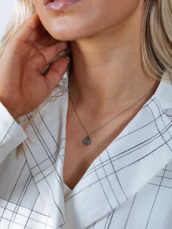 Svnx Heart Keyhole Necklace In Silver - Gift Boxed