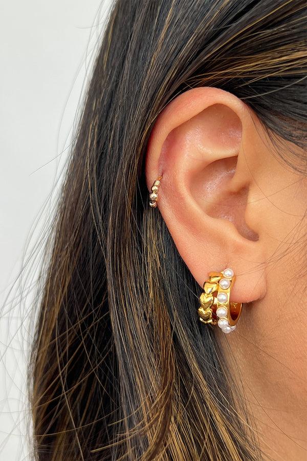 Svnx Heart Pearl Huggie Earrings