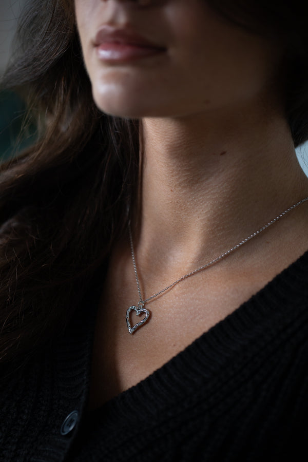 svnx Heart Shape Pendant Necklace in Silver