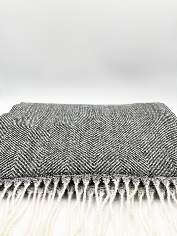 Svnx Herringbone Tassle Scarf In Black And White