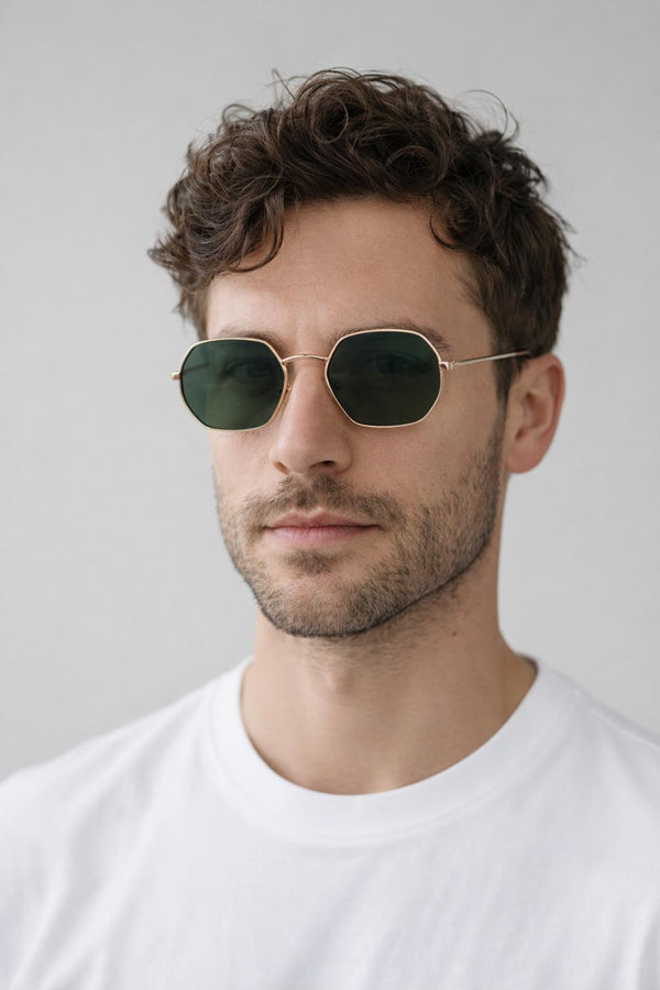 Svnx Hexagon Metal Frame Sunglasses In Gold