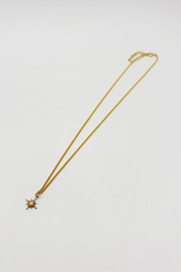 Svnx Mini Star Pendant Necklace In Gold