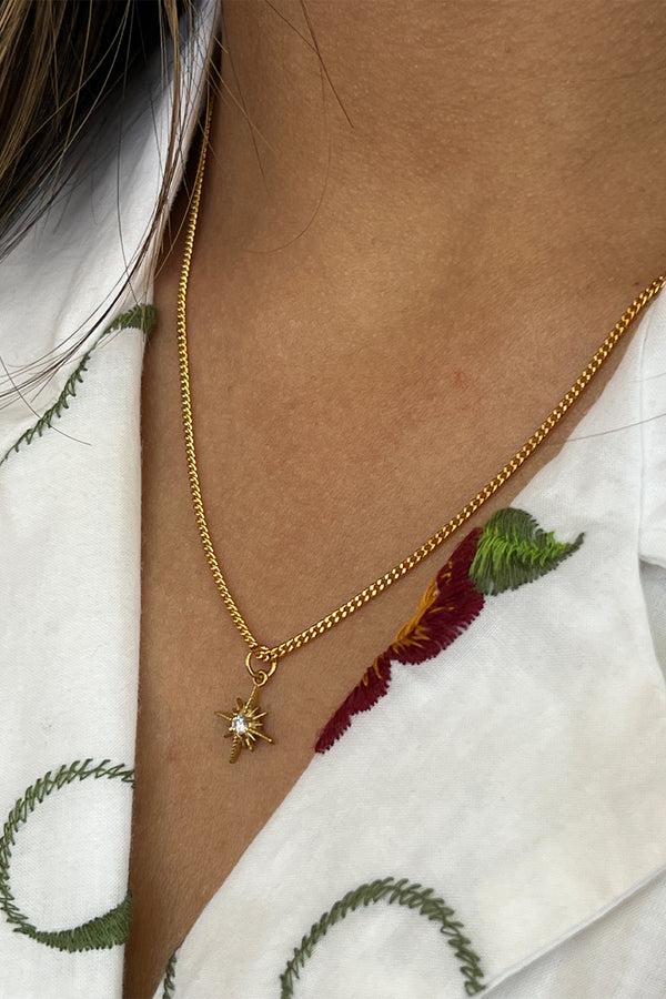 Svnx Mini Star Pendant Necklace In Gold