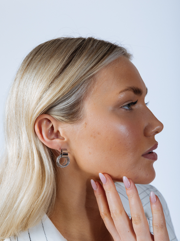 svnx Multi-Layer Circle Stud Earrings in Silver